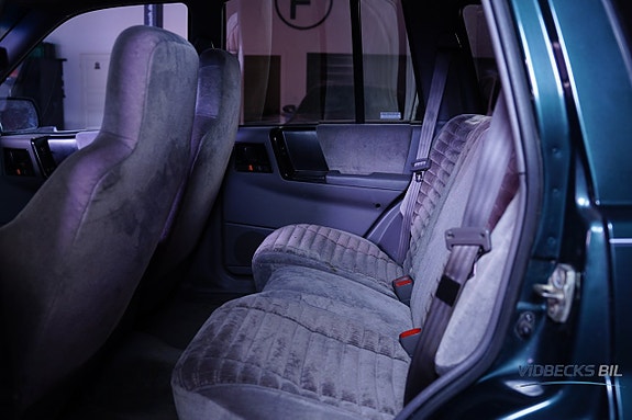 Jeep Grand Cherokee 13 of 20