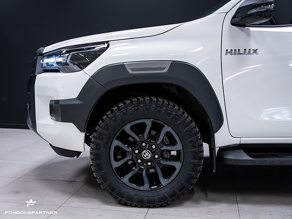 Toyota HiLux 4 of 5