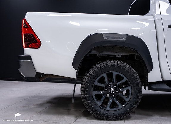 Toyota HiLux 12 of 30