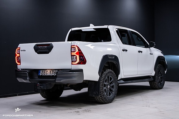 Toyota HiLux 7 of 30