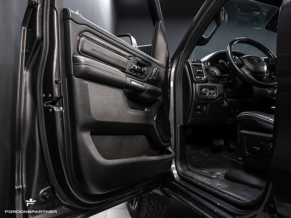 Dodge RAM 1500 14 of 30