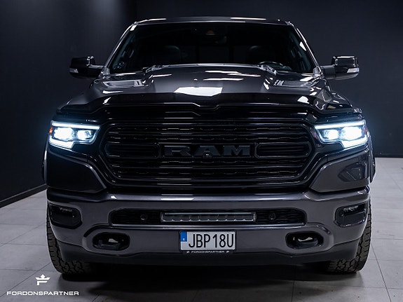 Dodge RAM 1500 2 of 5