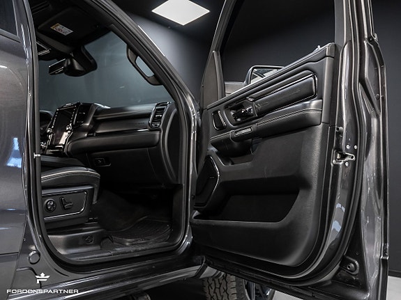 Dodge RAM 1500 23 of 30