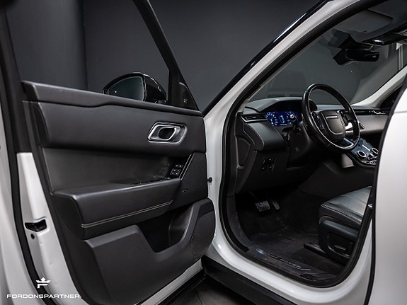 Land Rover Range Rover Velar 16 of 30