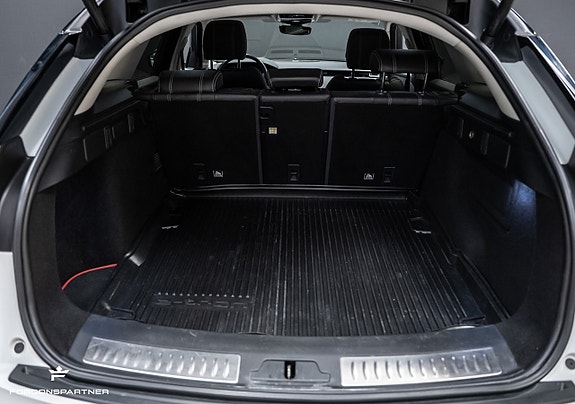 Land Rover Range Rover Velar 13 of 30