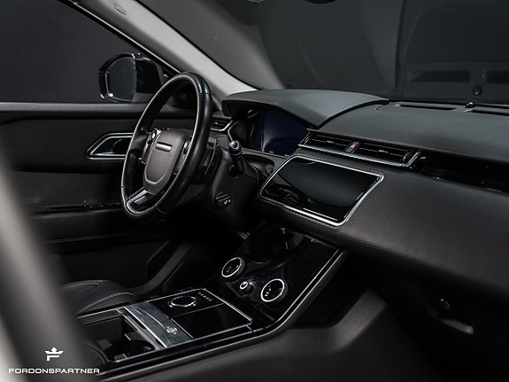 Land Rover Range Rover Velar 28 of 30