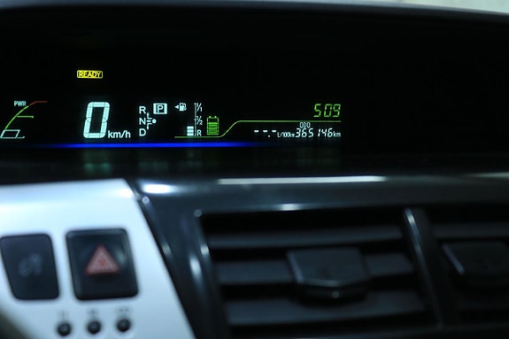 Toyota Prius+ 13 of 20