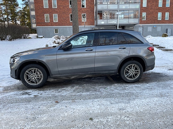 Mercedes-Benz GLC300 e 8 of 11
