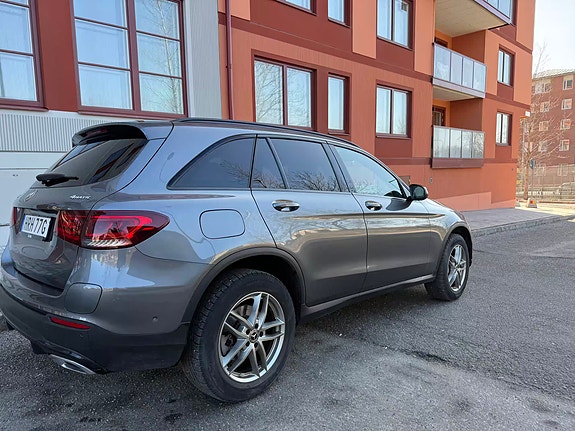 Mercedes-Benz GLC300 e 3 of 11