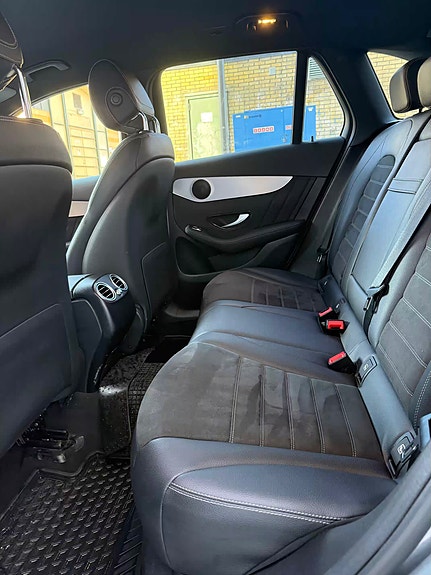 Mercedes-Benz GLC300 e 9 of 11