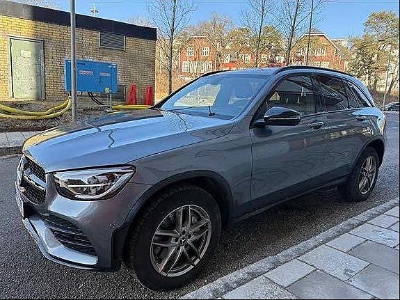 Mercedes-Benz GLC300 e 2 of 11