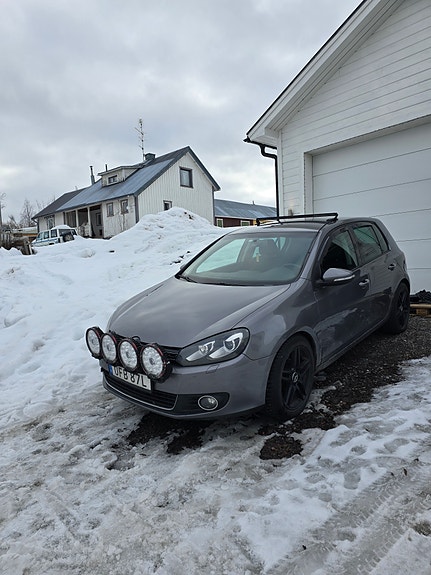 Volkswagen Golf VI 7 of 9