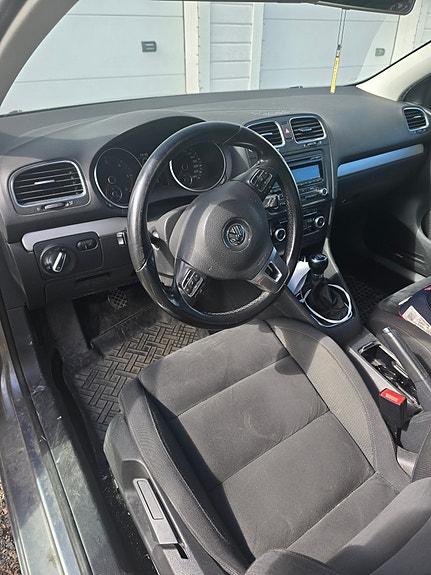 Volkswagen Golf VI 6 of 9