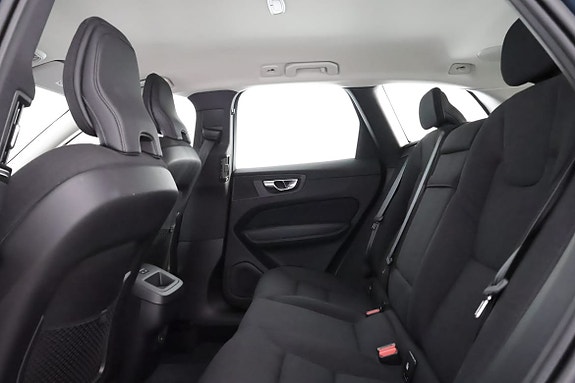 Volvo XC60 10 of 17