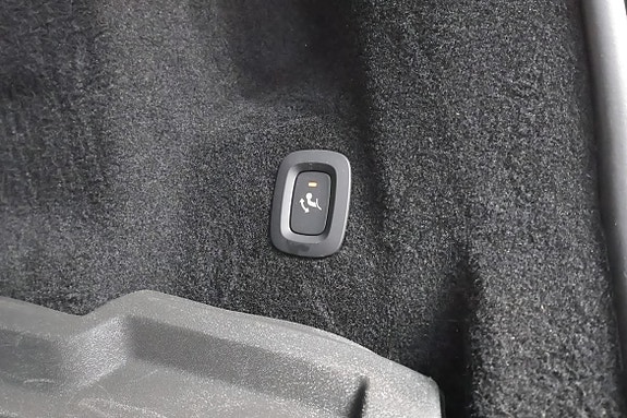 Volvo XC60 16 of 17