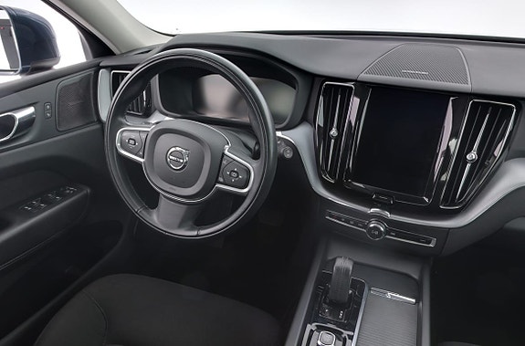 Volvo XC60 8 of 17