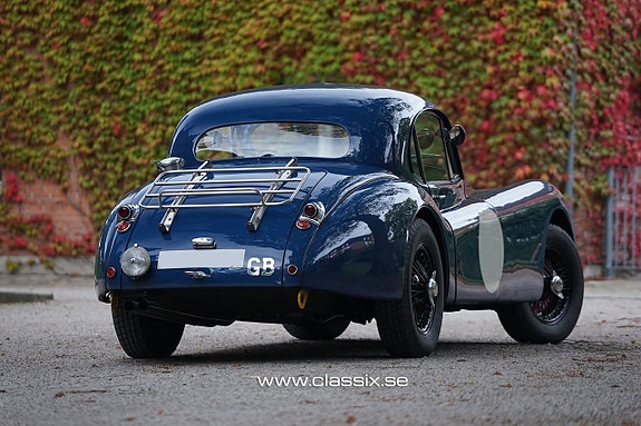 Jaguar XK120 3 of 5