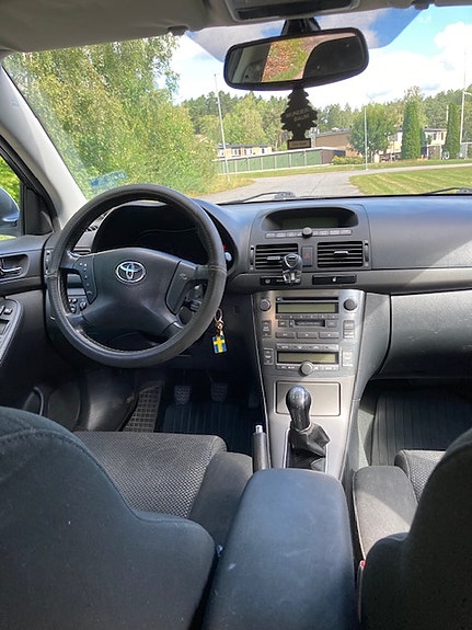 Toyota Avensis 5 of 5