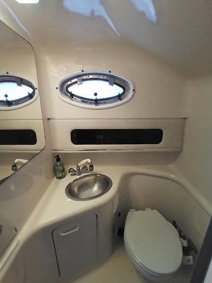 SEA RAY 270 SUNDANCER 11 of 12