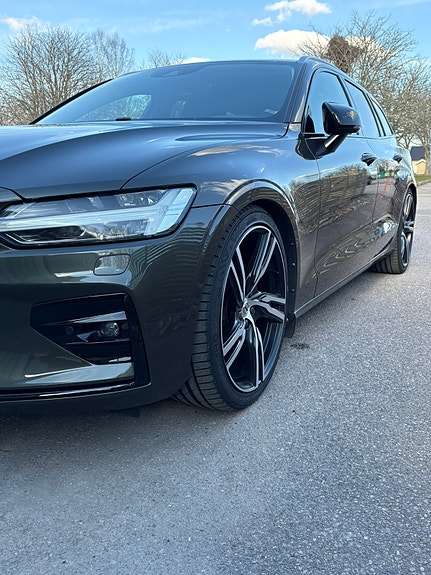 Volvo V60 4 of 15