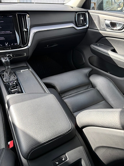 Volvo V60 8 of 15