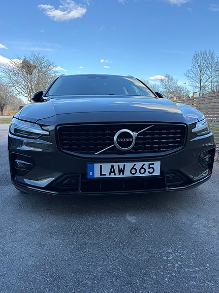 Volvo V60 2 of 15