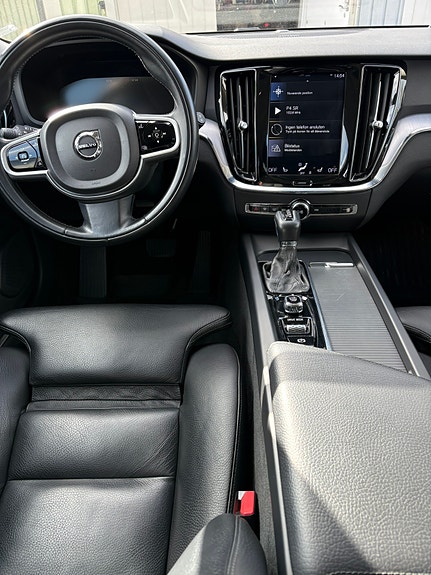 Volvo V60 7 of 15