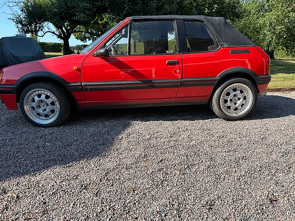Peugeot 205 2 of 7