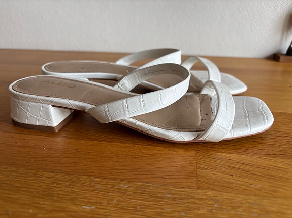 Product image 18 of 28