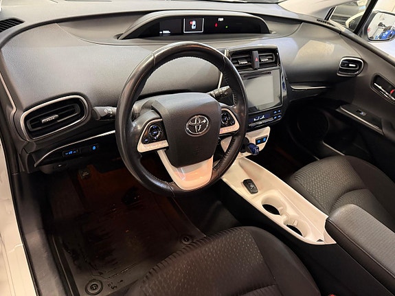 Toyota Prius 10 of 14