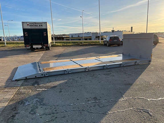 Bilcenter Flaket- Maskinflak med hel ramp 7,10 Långt 3 of 6