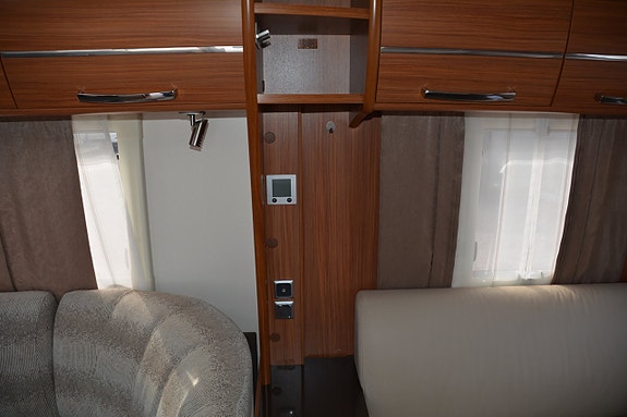 Adria Alpina  743 UP Dubbelbädd / Dinett 11 of 24
