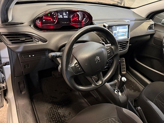 Peugeot 208 9 of 10