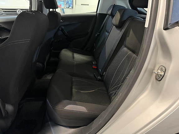 Peugeot 208 7 of 10