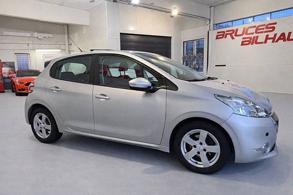 Peugeot 208 5 of 10