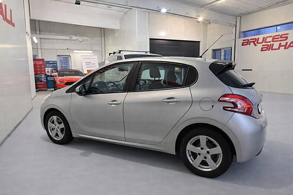 Peugeot 208 6 of 10