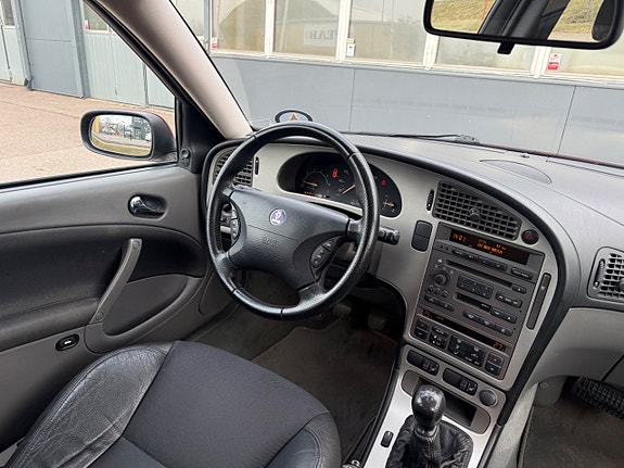 Saab 9-5 18 of 28