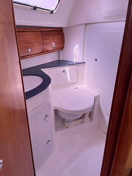 Bavaria 32 10 of 12
