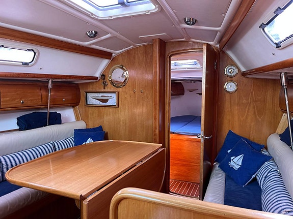 Bavaria 32 2 of 5
