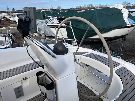 Bavaria 32 11 of 12