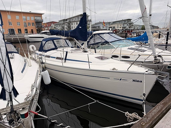 Bavaria 32 2 of 12