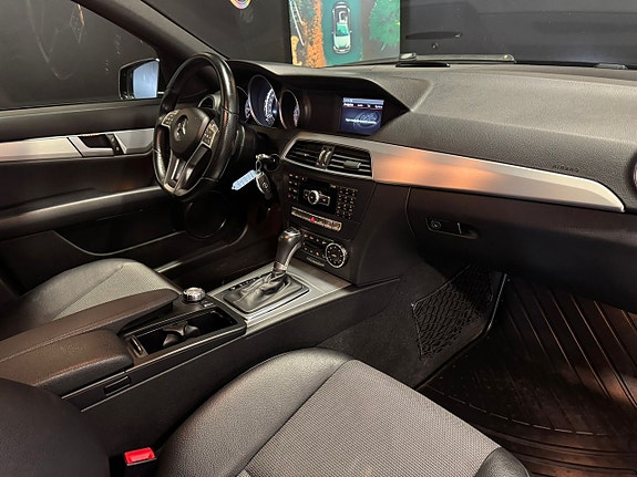 Mercedes-Benz C220 20 of 20