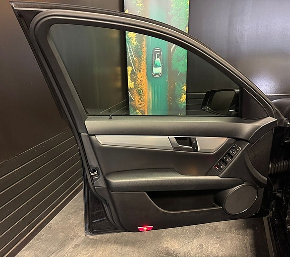 Mercedes-Benz C220 13 of 20