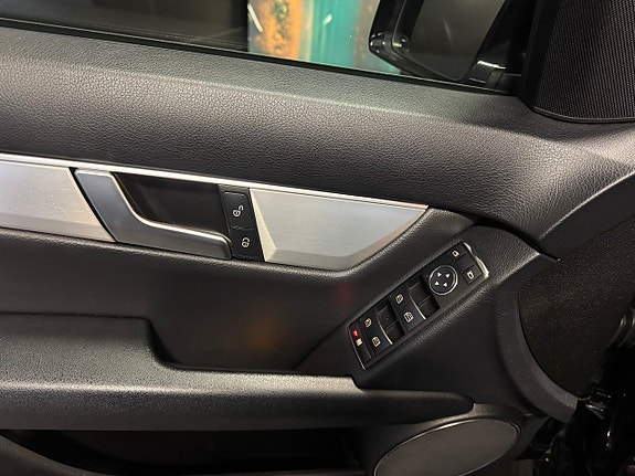 Mercedes-Benz C220 14 of 20