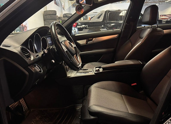 Mercedes-Benz C220 15 of 20