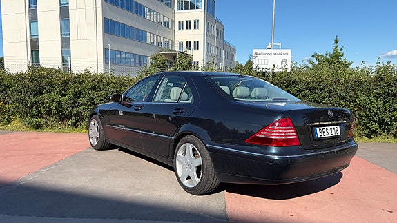 Mercedes-Benz S500 4 of 5