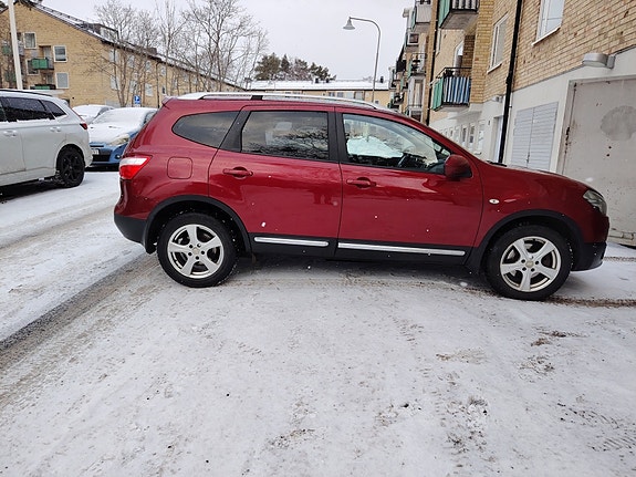 Nissan Qashqai+2 3 of 3