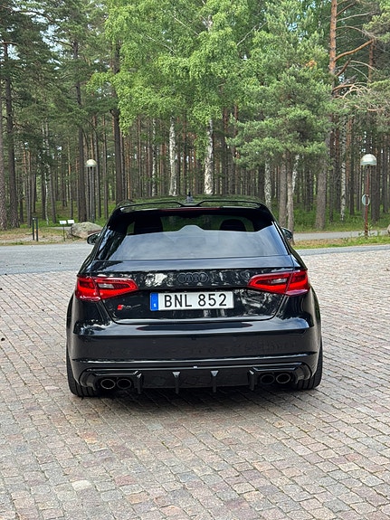 Audi S3 4 of 5