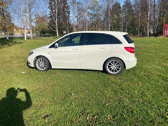 Mercedes-Benz B180 12 of 19