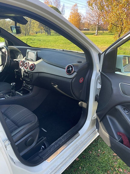 Mercedes-Benz B180 15 of 19